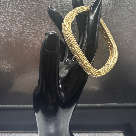 Gold Square Bangles - Picture 10 of 10